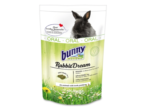 Bunny Nature RabbitDream foder til kaniner, designet til dyr med tandproblemer. Indeholder 42 forskellige planter fra naturlige enge, der understøtter tandpleje og fordøjelse. Ideelt til små kæledyr som kaniner.